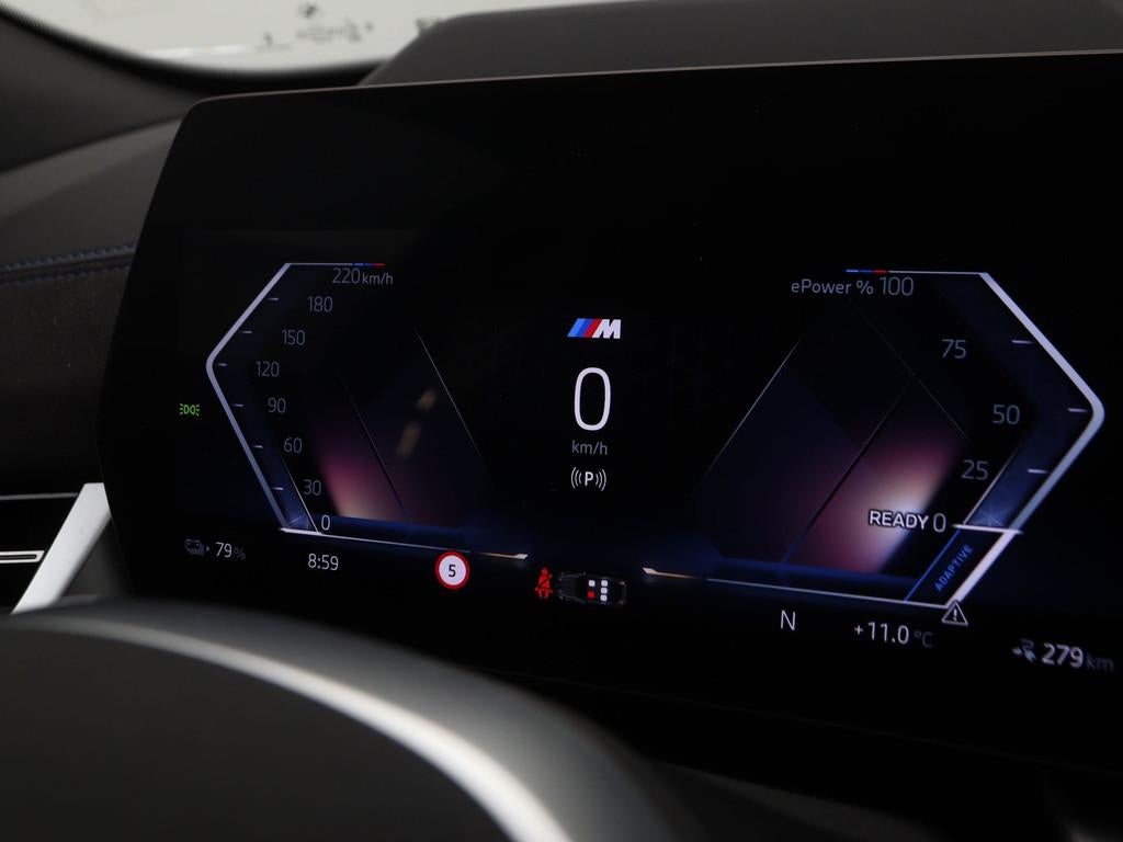 BMW iX2 xDrive30 67 kWh (bj 2025, automaat), Auto's, BMW, Automaat, Zwart, Met garantie (alle), Zwart