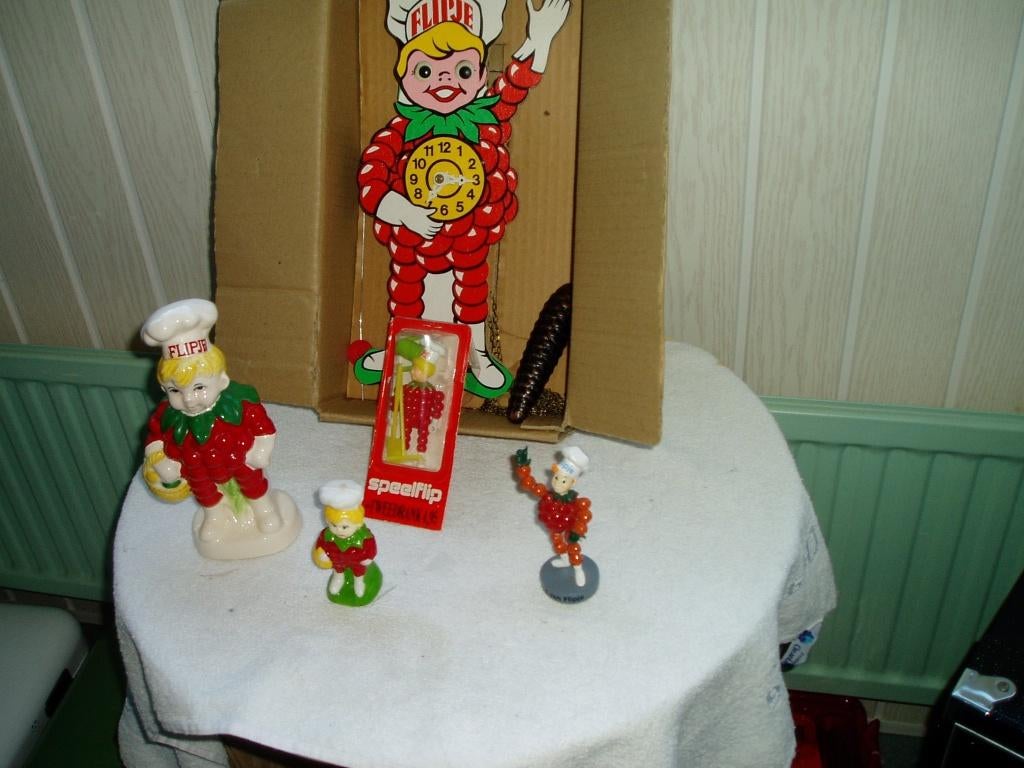 Flipje Tiel klok  en spaarpot  enz, Ophalen, Gebruikt, Gebruiksvoorwerp