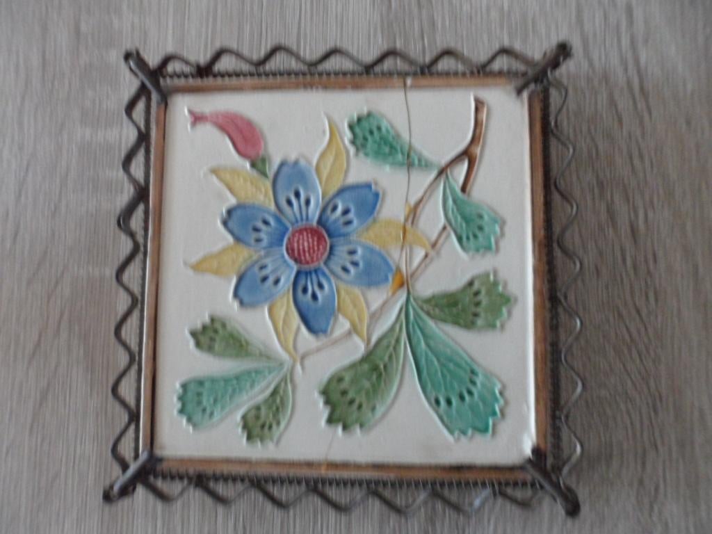 ANTIEKE JUGENDSTIL TEGEL OOK WEL ART NOUVEAU GENOEMD, Antiek en Kunst, Antiek | Wandborden en Tegels, Ophalen of Verzenden