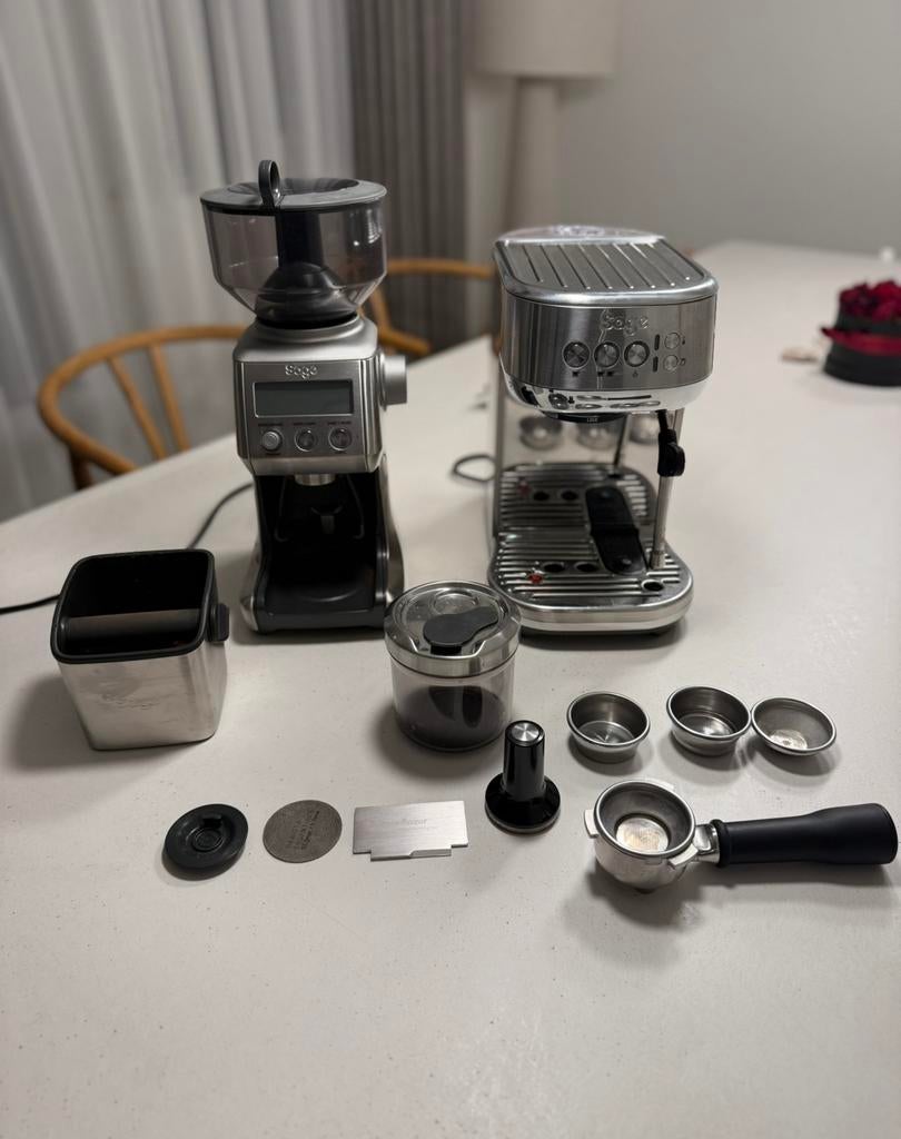 Sage Bambino Plus + Sage smart grinder pro, Witgoed en Apparatuur, Koffiezetapparaten, Ophalen, Gebruikt, Espresso apparaat