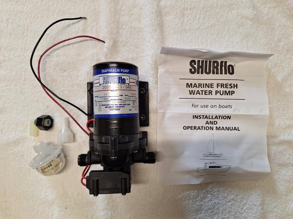 Shurflo automatic gloednieuwe waterpomp, Ophalen of Verzenden, Nieuw, Motor en Techniek, Zeilboot of Motorboot