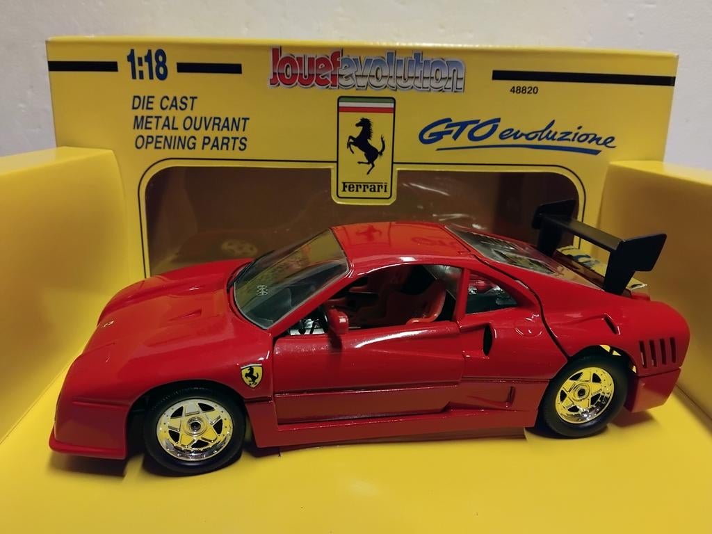 Ferrari 288 GTO Evoluzione new Revell Jouef metal 1:18 KRD, Ophalen of Verzenden, Zo goed als nieuw, Auto, Revell