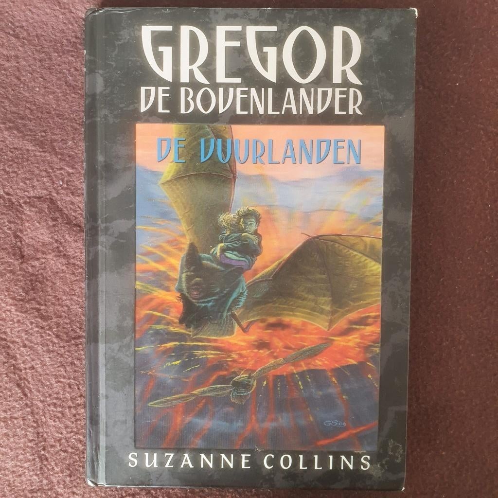 De vuurlanden - 4  - Gregor de bovenlander - Suzanne Collins, Boeken, Ophalen of Verzenden, Gelezen, Suzanne Collins, Fictie algemeen