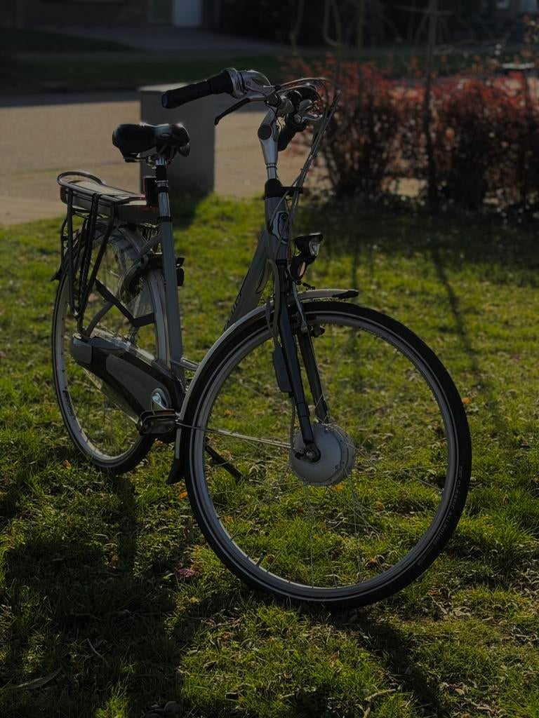 Gazelle E-bike, Fietsen en Brommers, Elektrische fietsen, Zo goed als nieuw, Gazelle, 55 tot 59 cm, 50 km per accu of meer, Ophalen