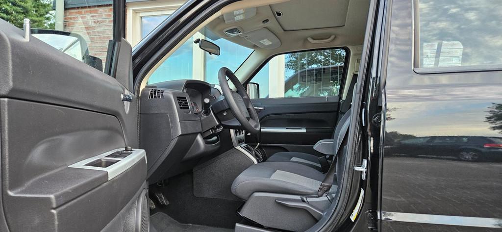 Jeep Patriot 2.4 Sport Adventure Trekhaak! 4WD! Airco! NAP!, Auto's, Jeep, 450 kg, Gebruikt, 4 cilinders, Metallic lak