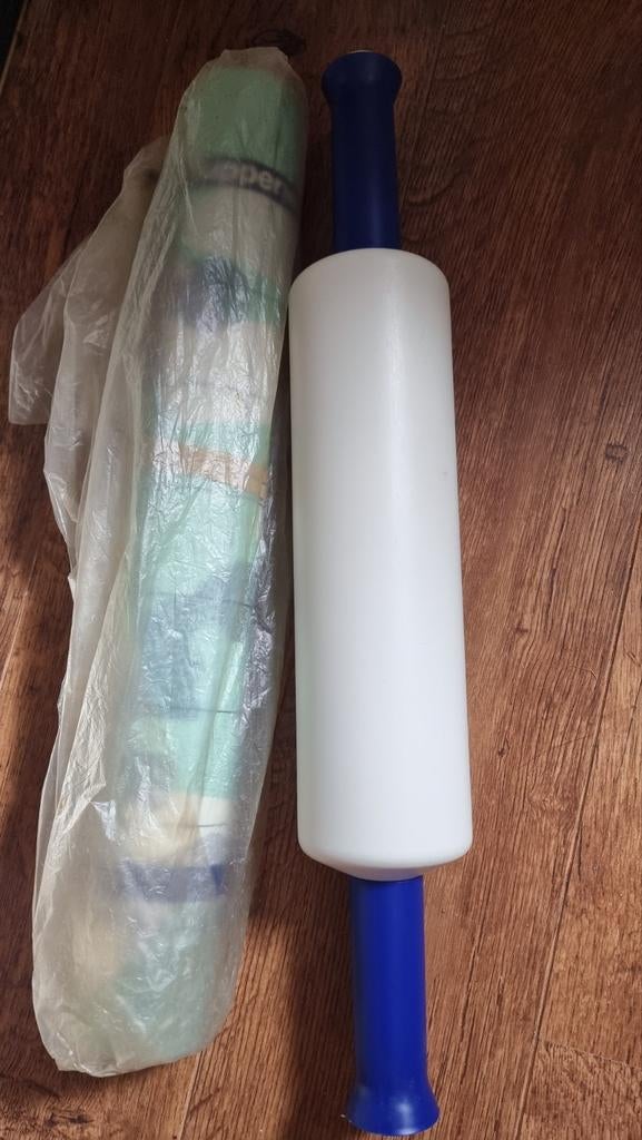 Tupperware deegroller en mat, Huis en Inrichting, Keuken | Tupperware, Ophalen, Gebruikt, Wit, Overige typen