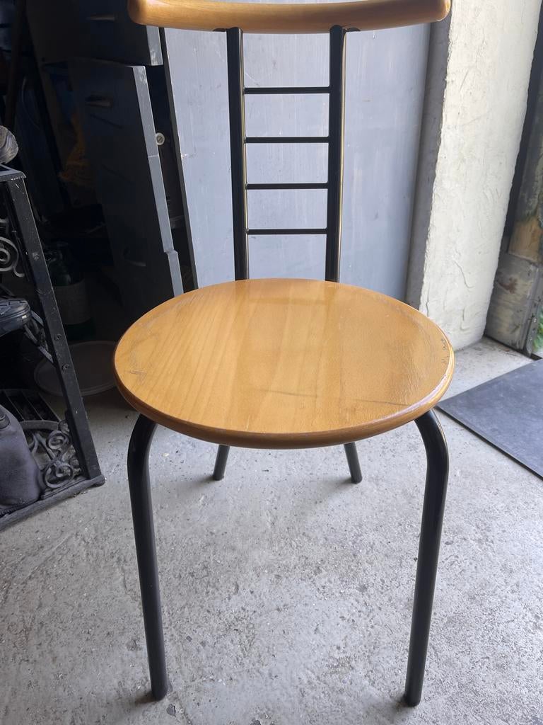 4 houten stoeltjes met metalen poten, Huis en Inrichting, Stoelen, Ophalen, Gebruikt, Bruin, Vier