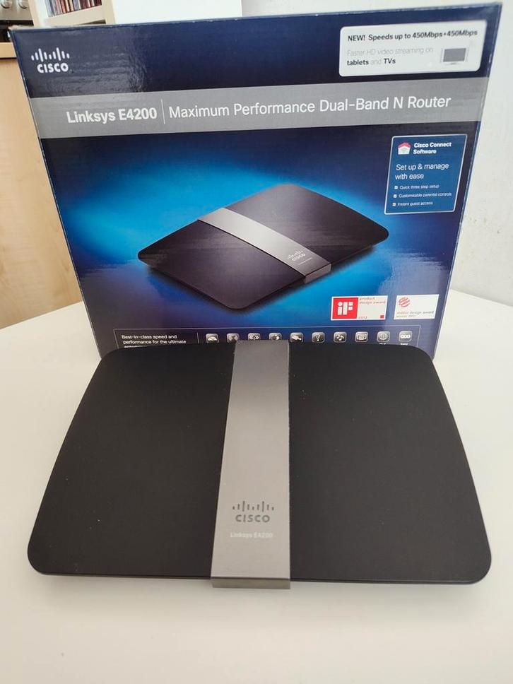 Linksys E4200 Versie 2 Maxmum Performance Dual-Band N Router, Computers en Software, Routers en Modems, Zo goed als nieuw, Router