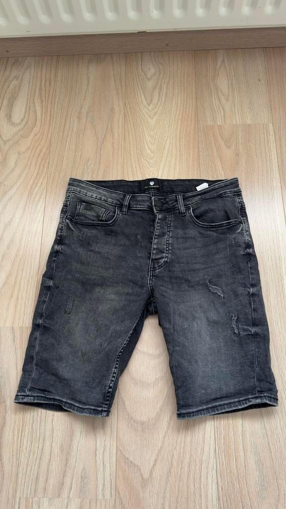 Ashes to Dust Korte Broek XL, Kleding | Heren, Spijkerbroeken en Jeans, Ophalen of Verzenden, Zo goed als nieuw, Zwart, Overige jeansmaten