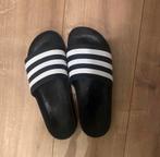 Adidas Slippers Maat 43, Kleding | Heren, Schoenen, Ophalen of Verzenden, Zo goed als nieuw, Zwart, Slippers
