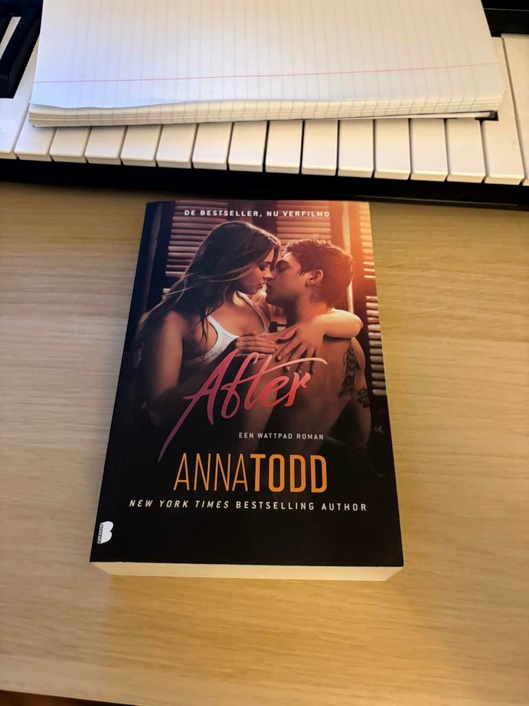 Anna Todd - Hier begint alles, Boeken, Ophalen of Verzenden, Zo goed als nieuw, Anna Todd, Amerika