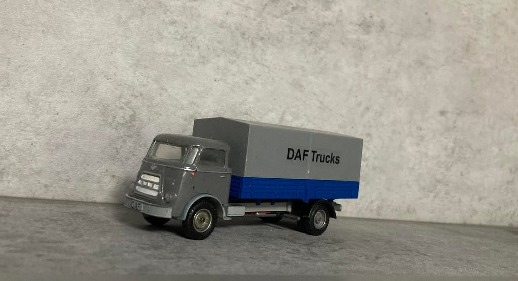 Daf frontstuur (kikkerdaf) bakwagen, Ophalen of Verzenden, Gebruikt, Bus of Vrachtwagen, Lion Toys