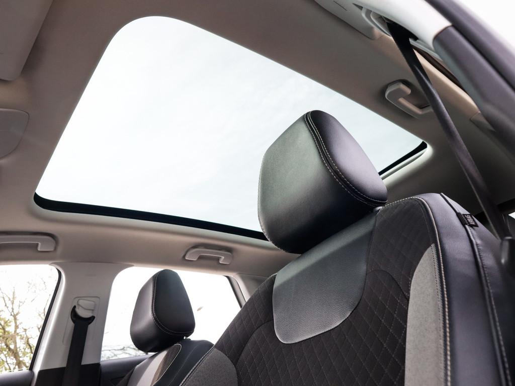 Opel Grandland X 1.2 Turbo Innovation 1e-Eig. & Dealer-Onder, Auto's, Opel, 12 maanden, Gebruikt, 1199 cc, Leder en Stof