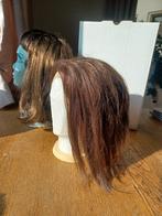 2 pruiken, waarvan 1 van echt haar - ideaal voor toneel, Ophalen of Verzenden, Gebruikt, Toneelattributen of Onderdelen