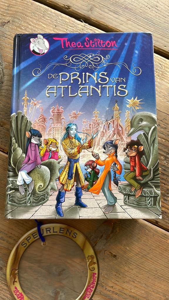 Leesboek ‘De prins van Atlantis’ van Thea Stilton, Boeken, Ophalen of Verzenden, Gelezen, Fictie algemeen