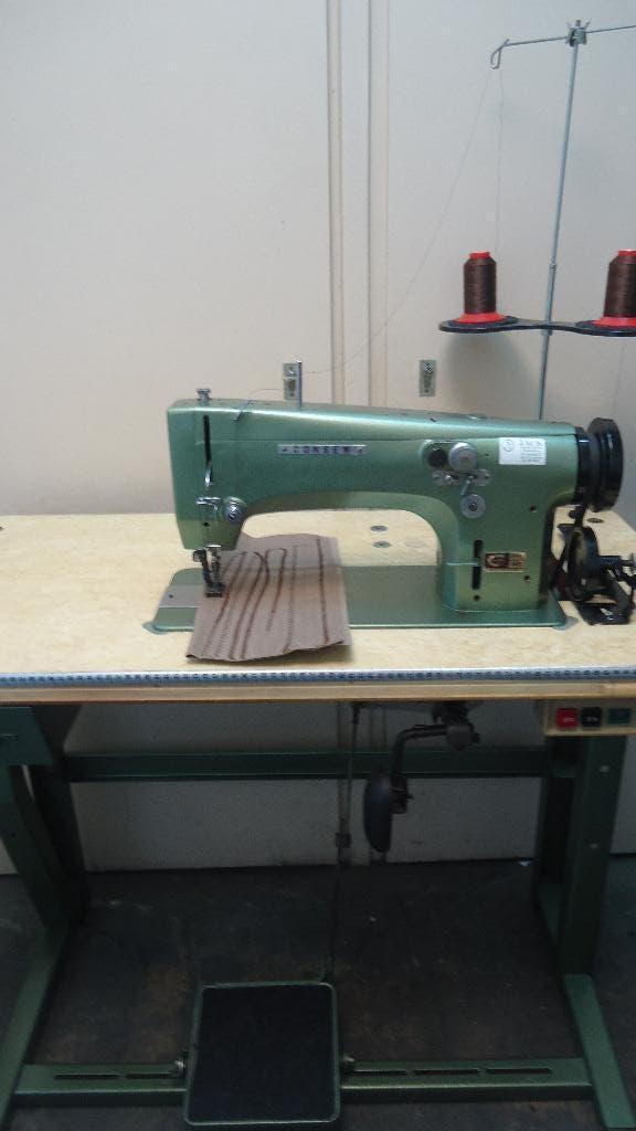 Industrie Naaimachine Consew Dubbel Trs Zig zag Rechtstikker, Hobby en Vrije tijd, Naaimachines en Toebehoren, Gebruikt, Naaimachine