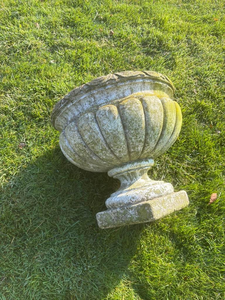 Antieke stenen tuinvaas / sokkel - Klassiek design, Tuin en Terras, Tuinvazen, Ophalen, Gebruikt