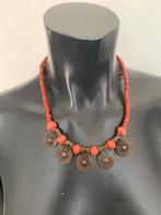 Ketting met natuurstenen kralen en koperen hangers, Met hanger, Gebruikt, Bruin, Ophalen of Verzenden