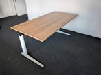 Ahrend Bureau 90x180 in hoogte verstelbaar - Modern design, Huis en Inrichting, Ophalen, In hoogte verstelbaar, Zo goed als nieuw