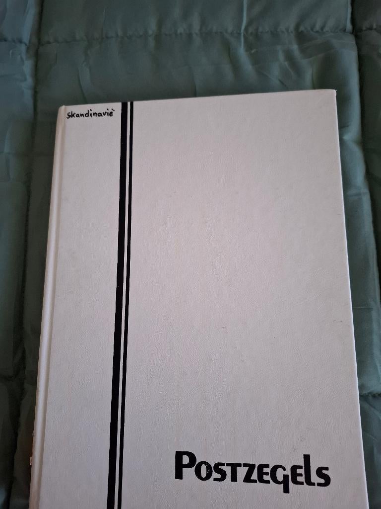 Postzegelalbum, Postzegels en Munten, Postzegels | Volle albums en Verzamelingen, Verzenden, Buitenland