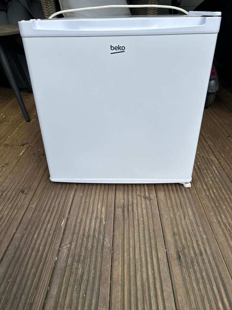 Beko mini koelkast 46 liter, Witgoed en Apparatuur, Ophalen, Gebruikt, Minder dan 85 cm, Minder dan 60 cm