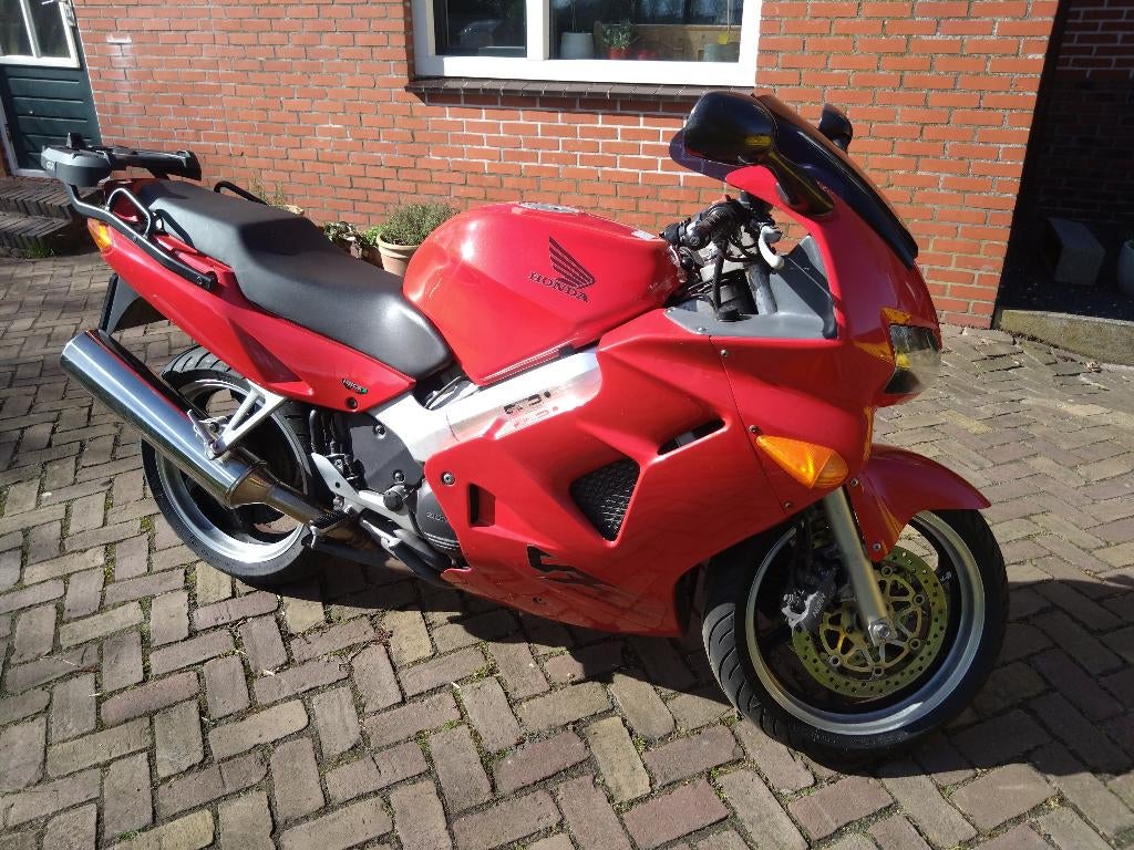 Honda VFR800FI, Motoren, Motoren | Honda, Particulier, Sport, meer dan 35 kW, 4 cilinders, Motorrijbewijs A, Ophalen