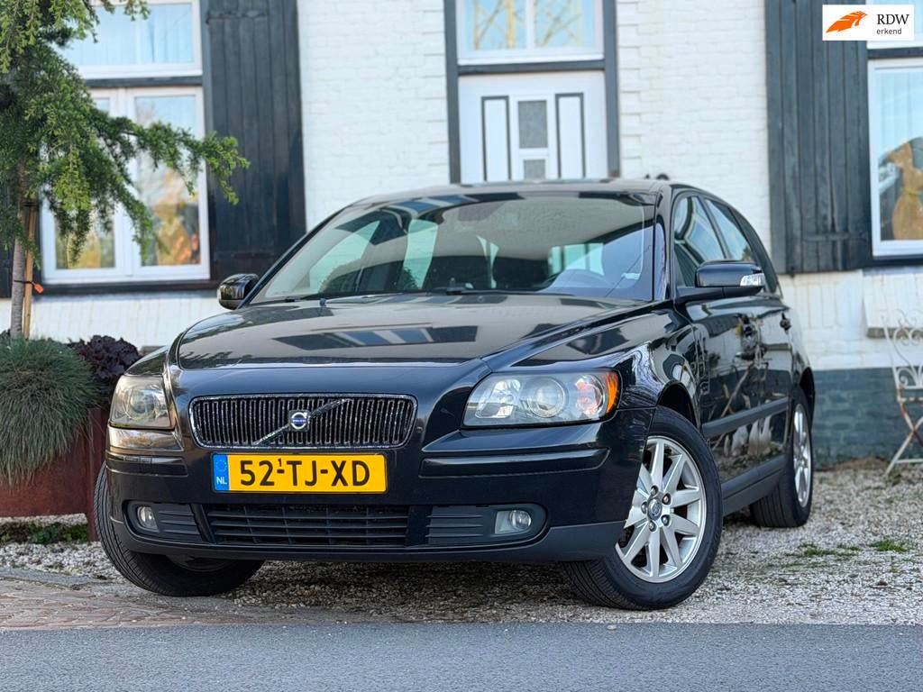 Volvo V50 1.6D Edition I|Trekhaak|Cruise|, Auto's, Voorwielaandrijving, Gebruikt, Zwart, 4 cilinders
