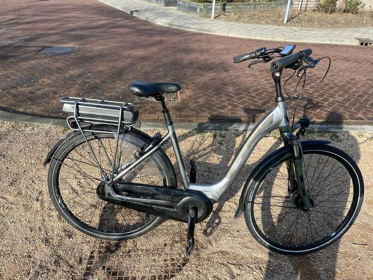 Giant Elegance+, Fietsen en Brommers, Elektrische fietsen, Zo goed als nieuw, Giant, 51 tot 55 cm, 30 tot 50 km per accu, Ophalen