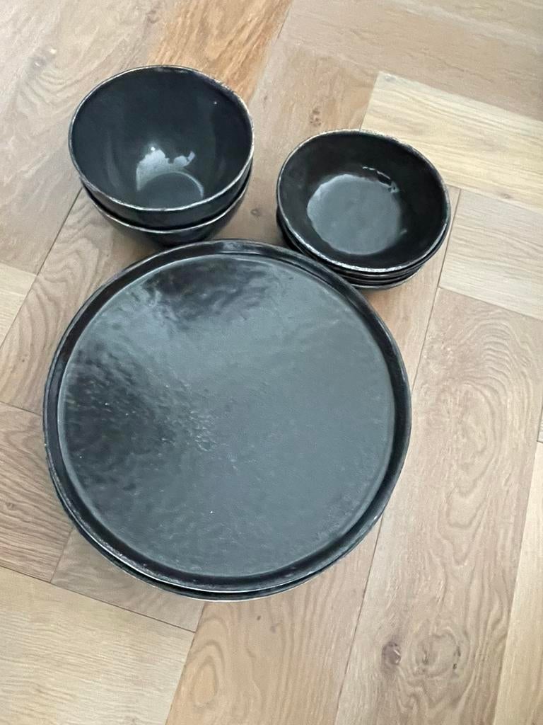 POMAX zwart servies borden schaaltjes porcelino experience, Ophalen of Verzenden, Zo goed als nieuw, Overige stijlen, Bord(en)