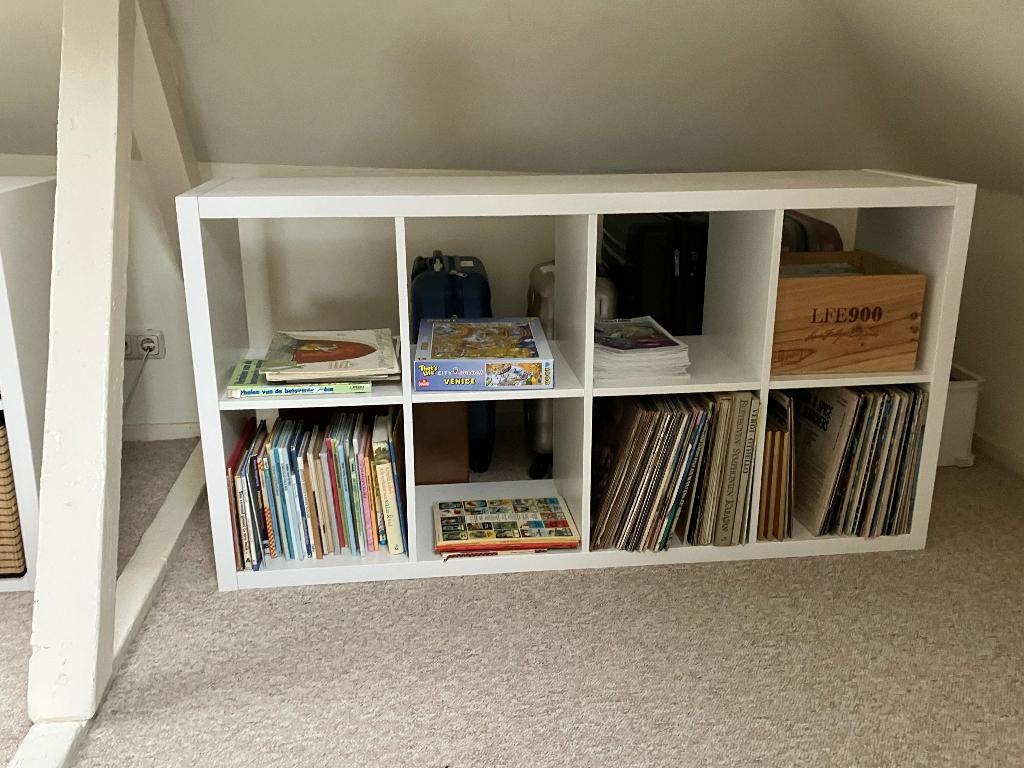 Boekenkast, Ophalen, Kunststof, 100 tot 150 cm, Zo goed als nieuw