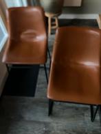 4 zwarte en 2 bruine eettafel stoelen, Huis en Inrichting, Stoelen, Ophalen, Kunststof, Gebruikt, Zwart