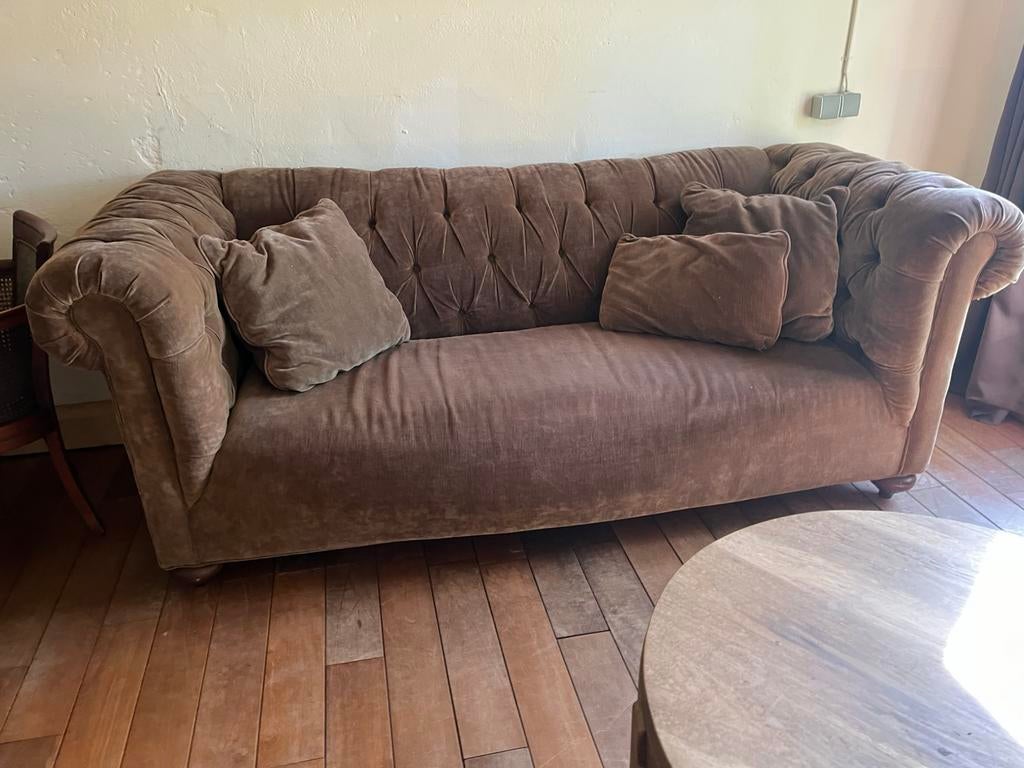 Gratis bank Chesterfield model, Tweepersoons, 75 tot 100 cm, Ophalen of Verzenden, Zo goed als nieuw