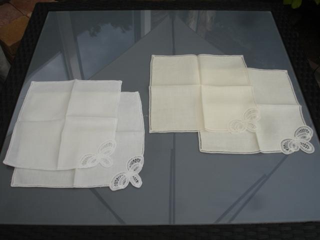 Tafeldoekjes c.q. servetten met zeer fraai hoekborduursel!, Ophalen of Verzenden, Nieuw, Beige, Overige typen