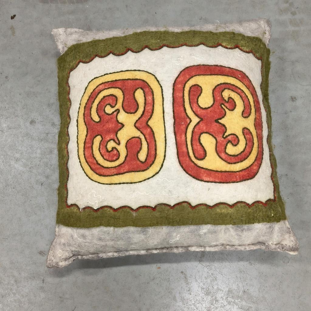 Vilten kussen 60x60, zitkussen, interieur kussen, Ophalen, Zo goed als nieuw, Overige kleuren, Vierkant