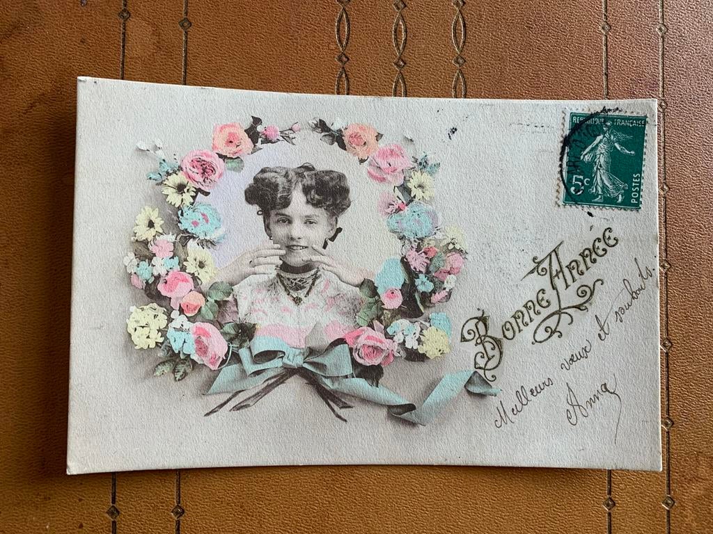 Bonne Année - Dame in bloemenkrans, Verzamelen, Ansichtkaarten | Themakaarten, Ophalen of Verzenden, Voor 1920, Gelopen, Feest(dag)