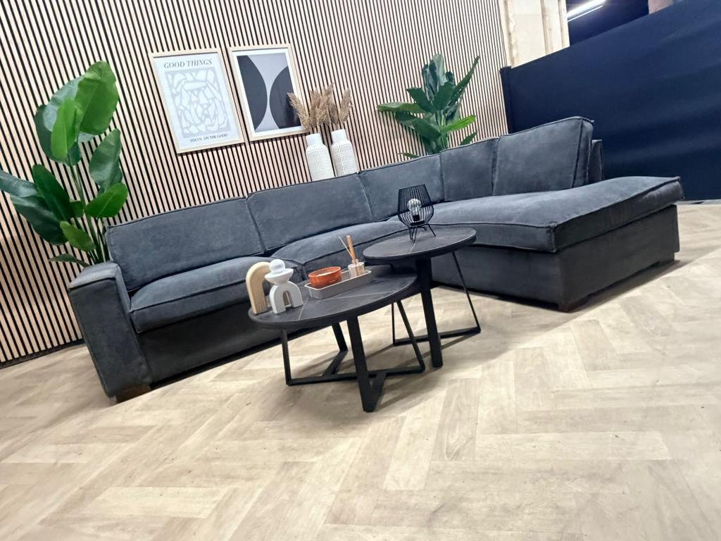 ZGAN WOOOD Ribstof Hoekbank - Antraciet - 284 x 195, Huis en Inrichting, Banken | Bankstellen, 250 tot 300 cm, Woood ribstof hoekbank thomas modern antraciet