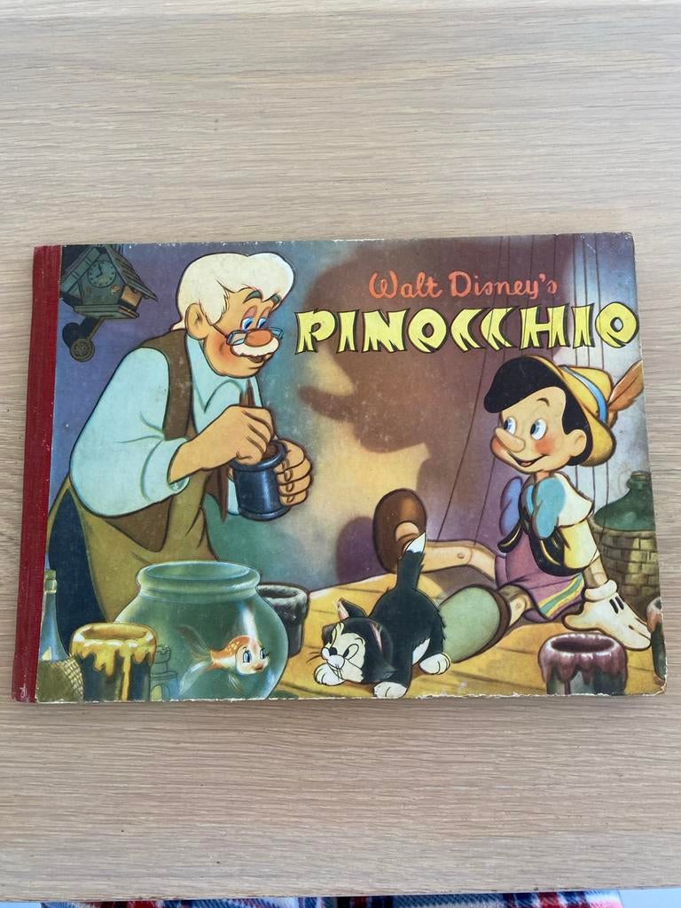 Walt Disney’s Pinocchio album compleet, Boeken, Ophalen of Verzenden, Gelezen, Plaatjesalbum