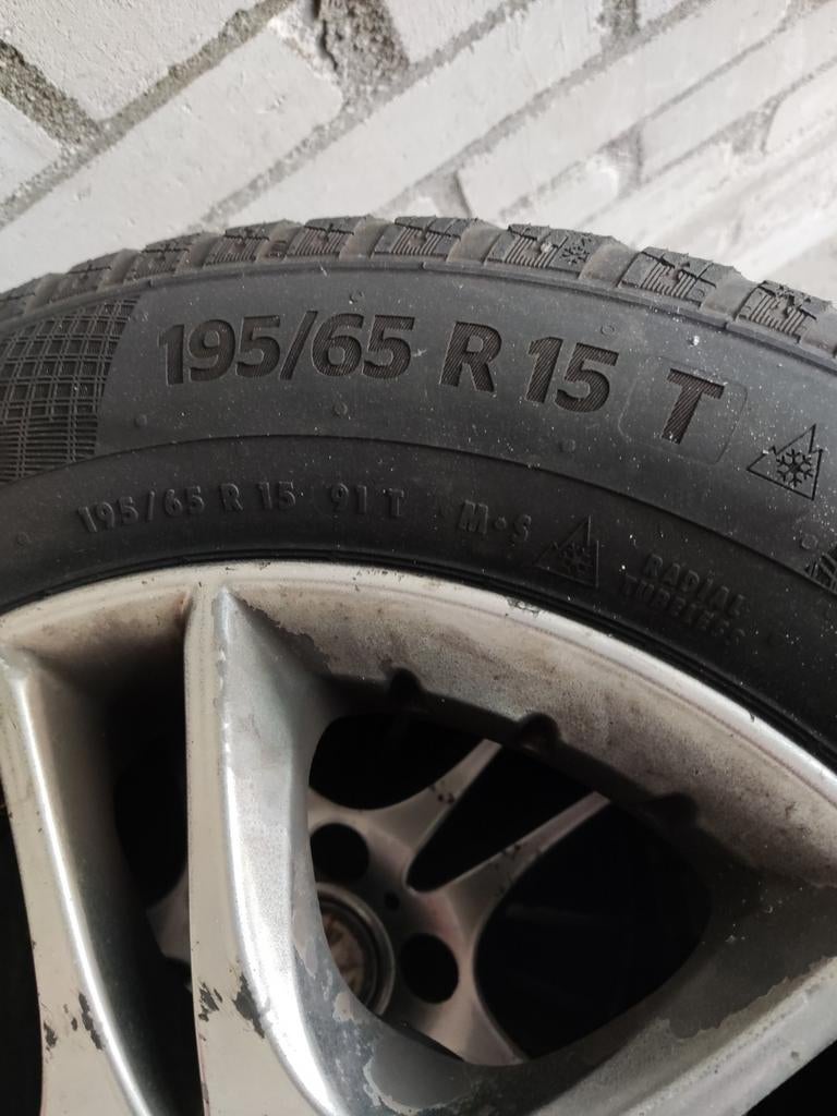Auto banden 195/65 R15 met velgen, Auto-onderdelen, Banden en Velgen, Gebruikt, 15 inch, Banden en Velgen, Ophalen of Verzenden