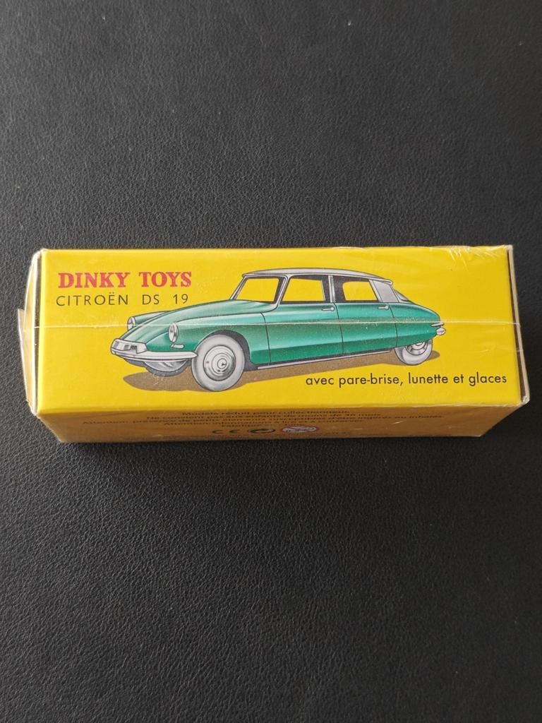 Dinky Toys - 1:43 - ref. 39F Studebaker Coupé