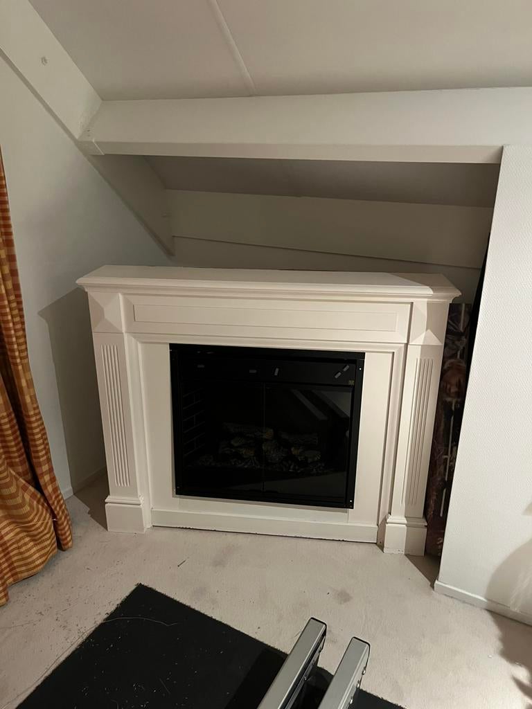 Electrische openhaard met schouw, Huis en Inrichting, Haarden, Ophalen, Zo goed als nieuw, Vrijstaande haard, Elektrische haard