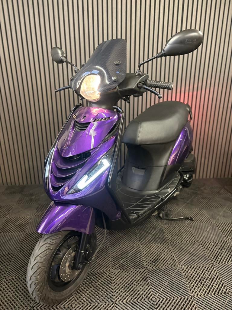 PIAGGIO ZIP 4T 2V BROM 2017 FULL OPTION GLANS PAARS RS-1, Fietsen en Brommers, Scooters | Piaggio, Maximaal 45 km/u, Zip, Ophalen of Verzenden
