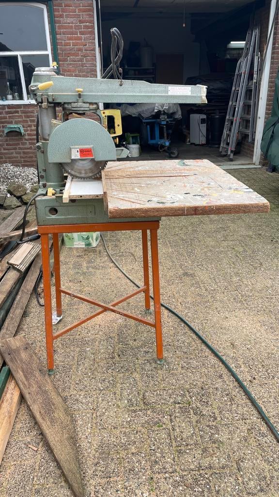 Zaagmachine DeWalt DW110 - Radiaalzaag, Ophalen, Gebruikt, 70 mm of meer, 600 tot 1200 watt