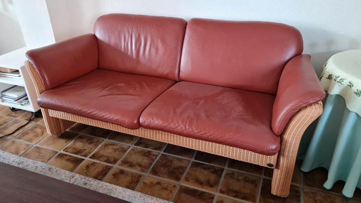 Lloyd Loom 2-zits bankje volledig leer, Huis en Inrichting, Banken | Bankstellen, Gebruikt, Rechte bank, Tweepersoons, 150 tot 200 cm