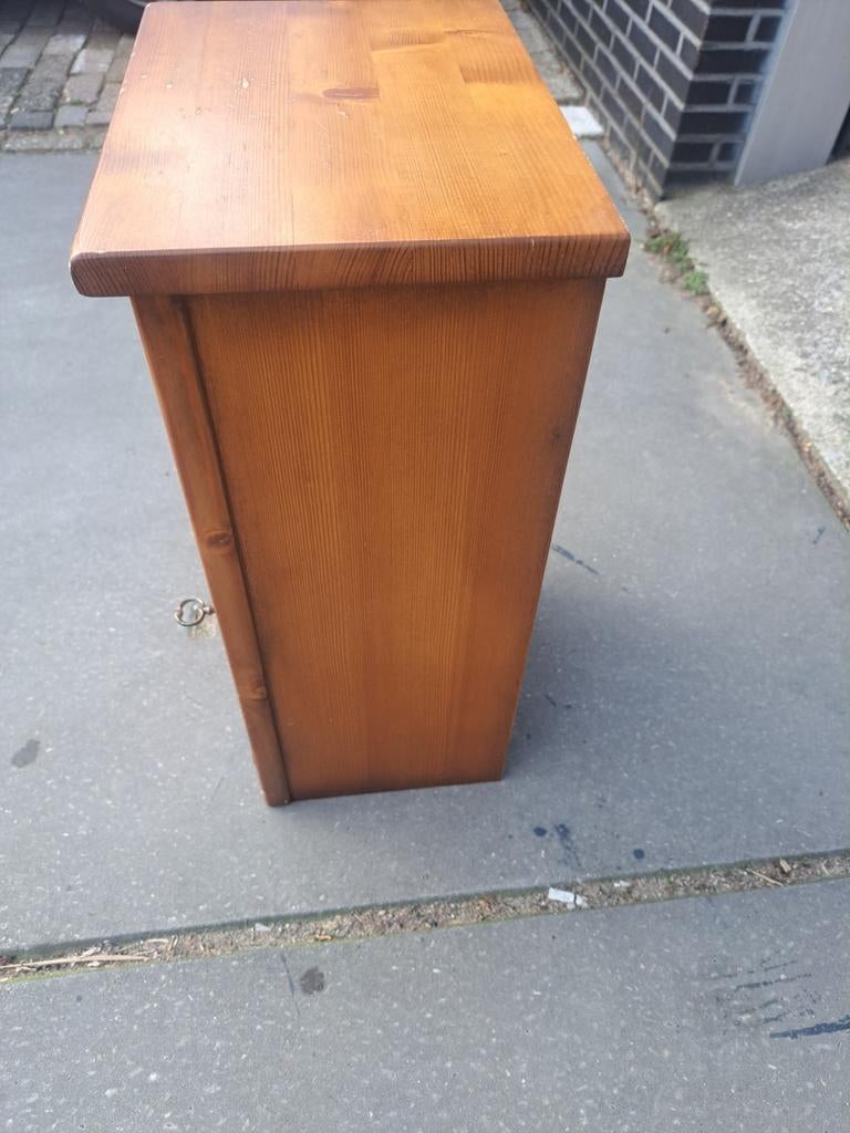 Grenen nachtkastje +3 plankjes, Ophalen, RoDeKo Volendam, R.kooij65@gmail.com, Gebruikt