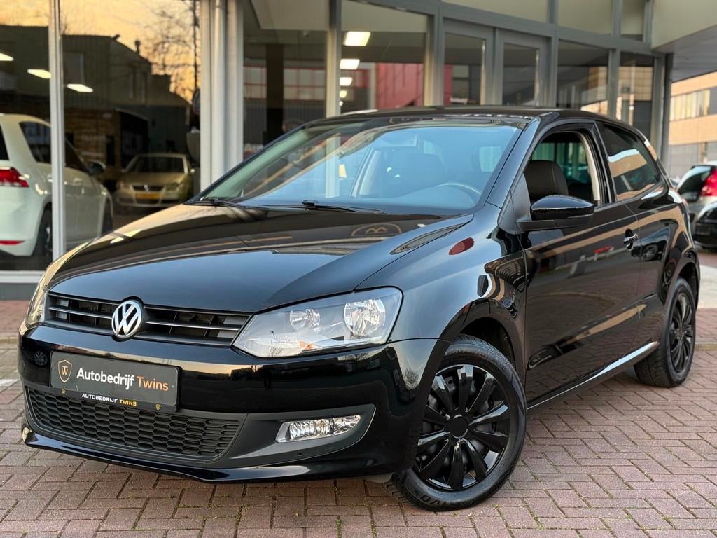 Volkswagen Polo Team Uitvoering|Vol Opties|Nieuwe Ketting |, Auto's, Voorwielaandrijving, Gebruikt, Zwart, 60 pk