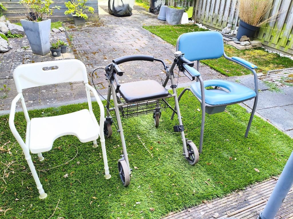 Douchestoel, rollator, po stoel, Diversen, Verpleegmiddelen, Ophalen, Nieuw
