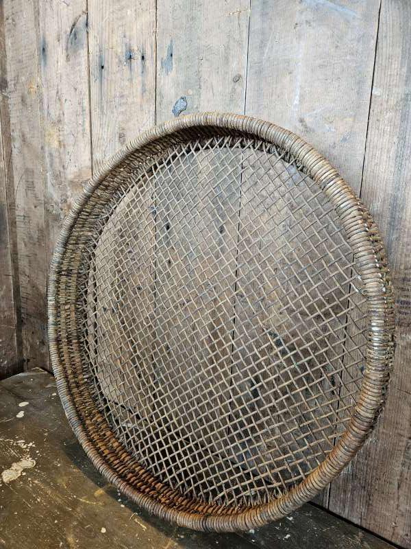 oude rieten mand ``WOONWINKEL RUSTIEK``, Ophalen of Verzenden