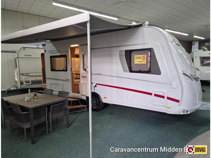 LMC Musica 440 D Fransbed, mover, luifel, Caravans en Kamperen, Caravans, Bedrijf, tot en met 4, 1000 - 1250 kg, Rondzit, LMC en Münsterland