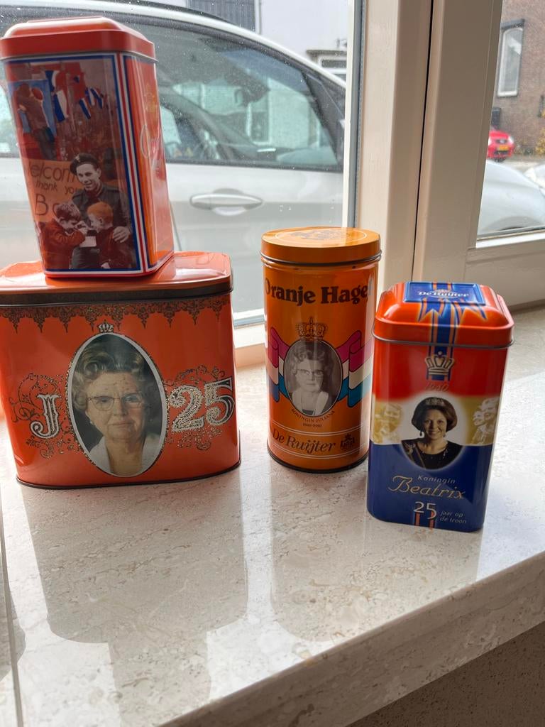 Oranje blikken - Jubileumuitgaven Juliana en Beatrix, Verzamelen, Blikken, Ophalen of Verzenden, Gebruikt, Overige, Overige merken