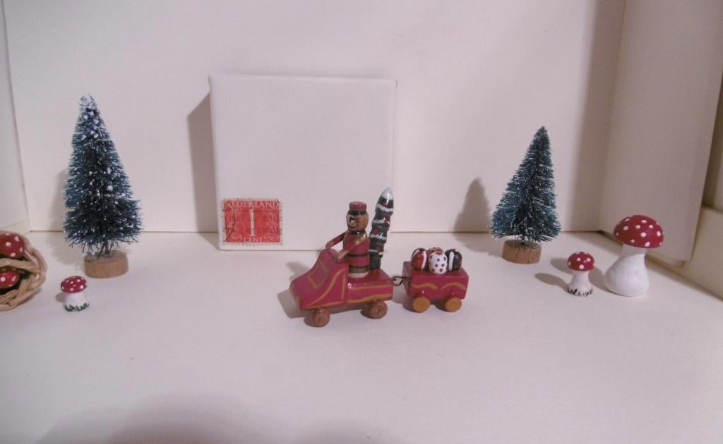 Oud hout auto notenkraker aanhanger poppenhuis speelgoed., Diversen, Verzenden